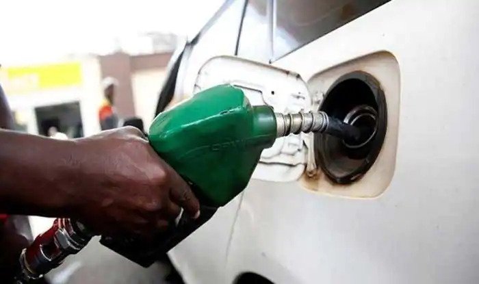 लगातार दूसरे दिन बढ़े पेट्रोल और डीजल के दाम, जानें क्या है ताजा रेट State-owned oil marketing companies (OMCs) on Tuesday hiked fuel prices as international crude oil prices firmed up. After a long time,
