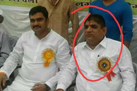 अलीगढ़: जहरीली शराब कांड का मुख्य आरोपी ऋषि शर्मा गिरफ्तार, एक लाख का था इनाम The main accused in the Aligarh Poisonous Liquor Case of UP has been arrested. Rishi Sharma, the main accused and liquor mafia in the case