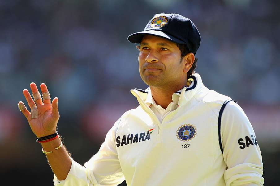 क्रिकेट लीजेंड सचिन तेंदुलकर चुने गए 21वीं सदी के सबसे महान बल्लेबाज Cricket legend Sachin Tendulkar has been voted the greatest batsman of the 21st century. Sachin got a tough competition from Sri Lankan
