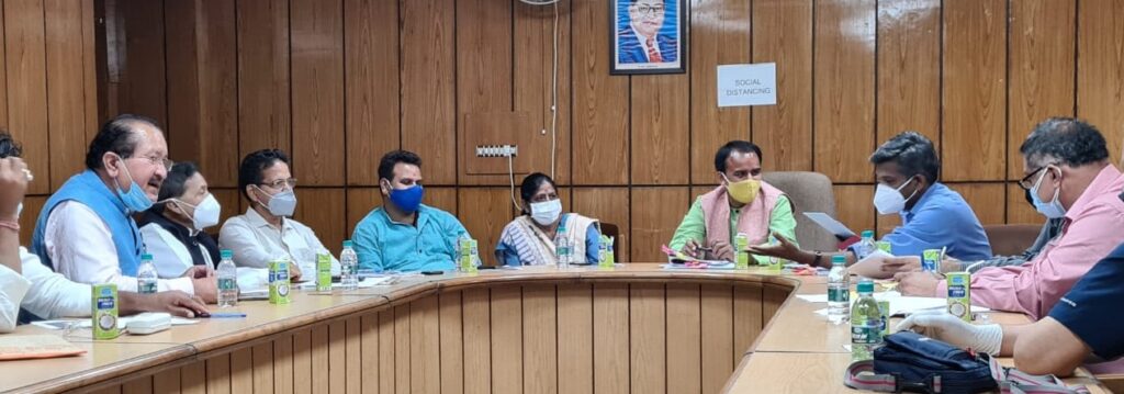 पुनर्वास के प्रस्ताव शीघ्र उपलब्ध करायें विधायक: डा. धन सिंह रावत