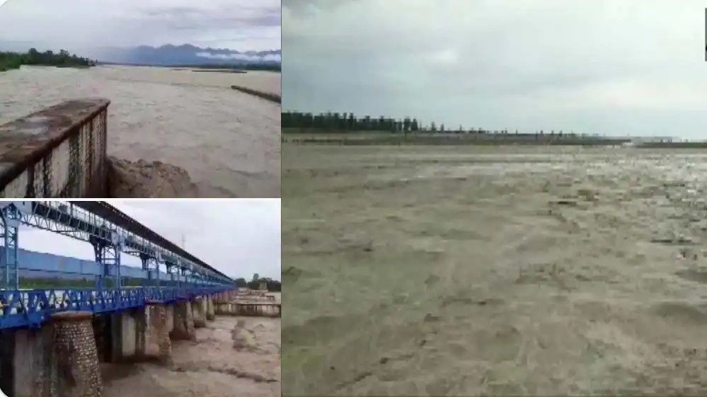 UP के कई जिलों में गंगा का जलस्तर बढ़ा, बाढ़ के खतरे का हाई अलर्ट Several districts of Uttar Pradesh have been put on high alert for floods in the coming days. The water level of river Ganga has increased