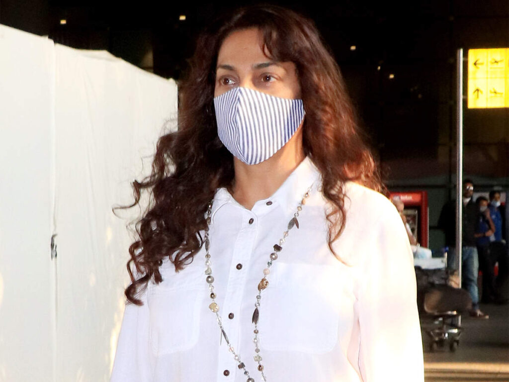 हाईकोर्ट ने जूही चावला की याचिका खारिज कर लगाया 20 लाख का जुर्माना The Delhi High Court has dismissed the petition filed by actress Juhi Chawla against 5G technology. The petition had claimed that 5G