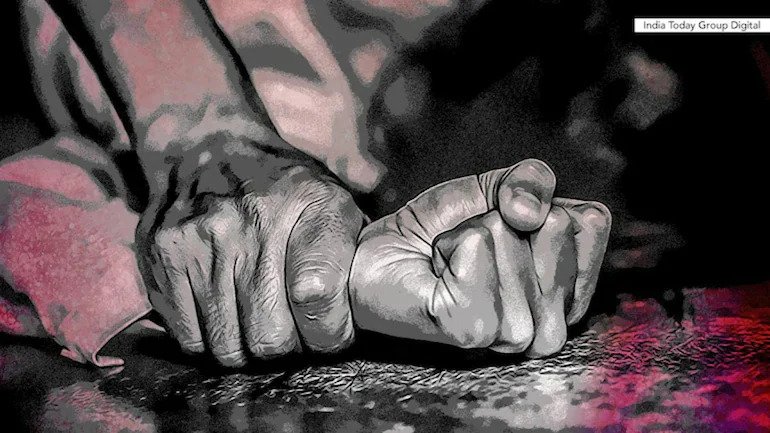 10साल की मासूम के साथ हैवानियत, एक बालिग और 6 नाबालिग लड़कों ने किया गैगंरेप The cases of rape and molestation are increasing in the society. The involvement of minor children in rape cases is a matter of biggest