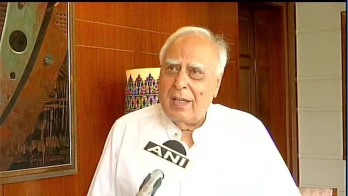 जितिन प्रसाद का भाजपा में शामिल होने का मतलब समझ में नही आया- कपिल सिब्बल After joining BJP from Congress, many things are coming out about Jitin Prasada. Today on Thursday, senior Congress leader Kapil Sibal