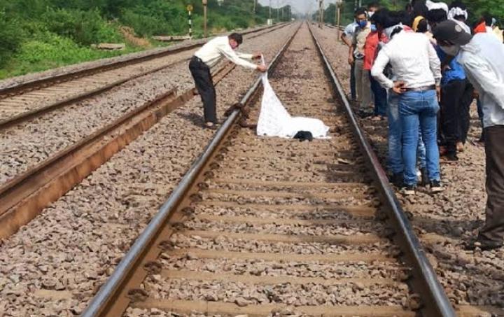 बेहद दर्दनाक: 5 बेटियों के साथ महिला ने की आत्महत्या, रेल की पटरियों पर मिले शव