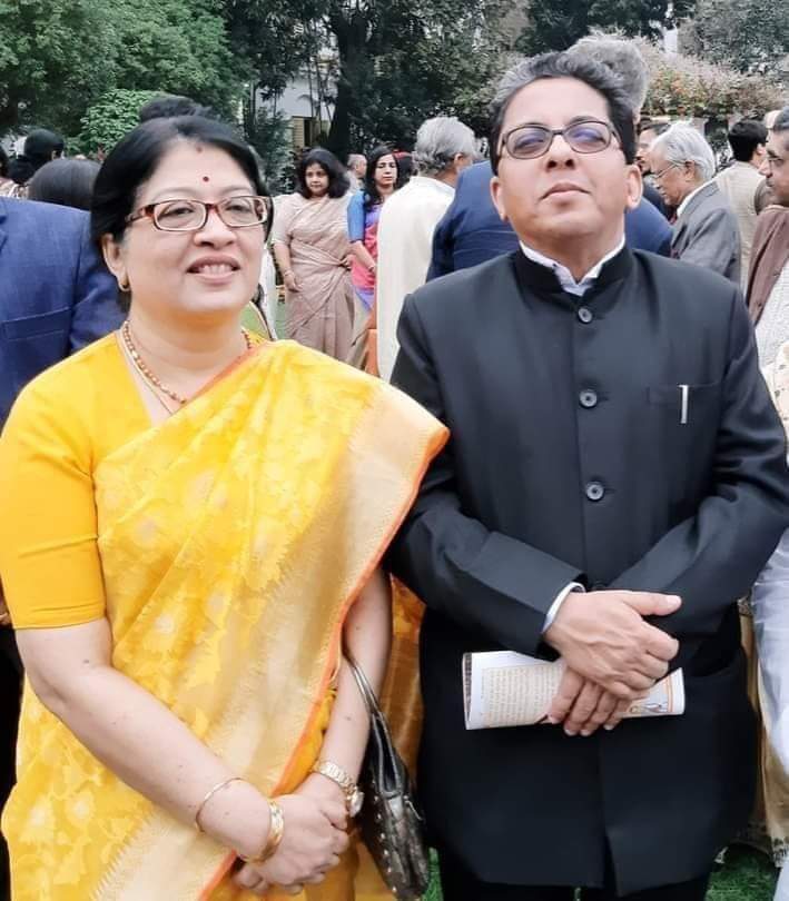 जाने कौन है श्रीमती सोनाली बंदोपाध्याय जो बिना किसी योग्यता के कोलकत्ता विश्वविद्यालय में है कुलपति Mrs. Sonali Bandopadhyay is the wife of Alapan Bandopadhyay who is presently the Vice Chancellor of the University of Calcutta.