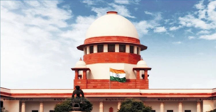 कोरोना से मौत पर परिजनों को मिलेगा मुआवजा, सुप्रीम कोर्ट ने कहा- राशि तय करें सरकार The Supreme Court has given a big relief to the families of those who lost their lives from Corona. The top court has ordered compensation