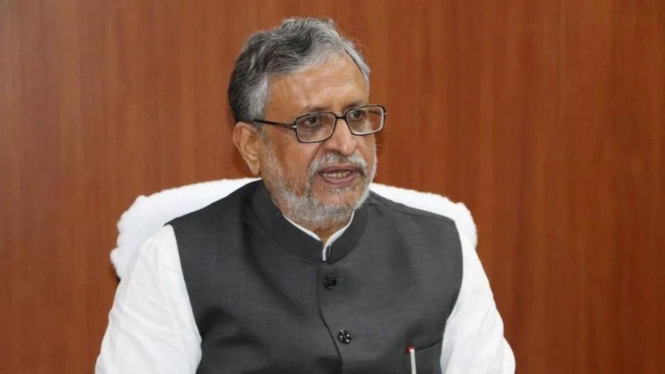 नीतीश कुमार खेलेंगे लव-कुश कार्ड, भाजपा से सुशील मोदी का मंत्री बनना तय JDU has also staked its claim on Bihar's share in the Center this time amid the hustle and bustle of the Union Cabinet expansion.