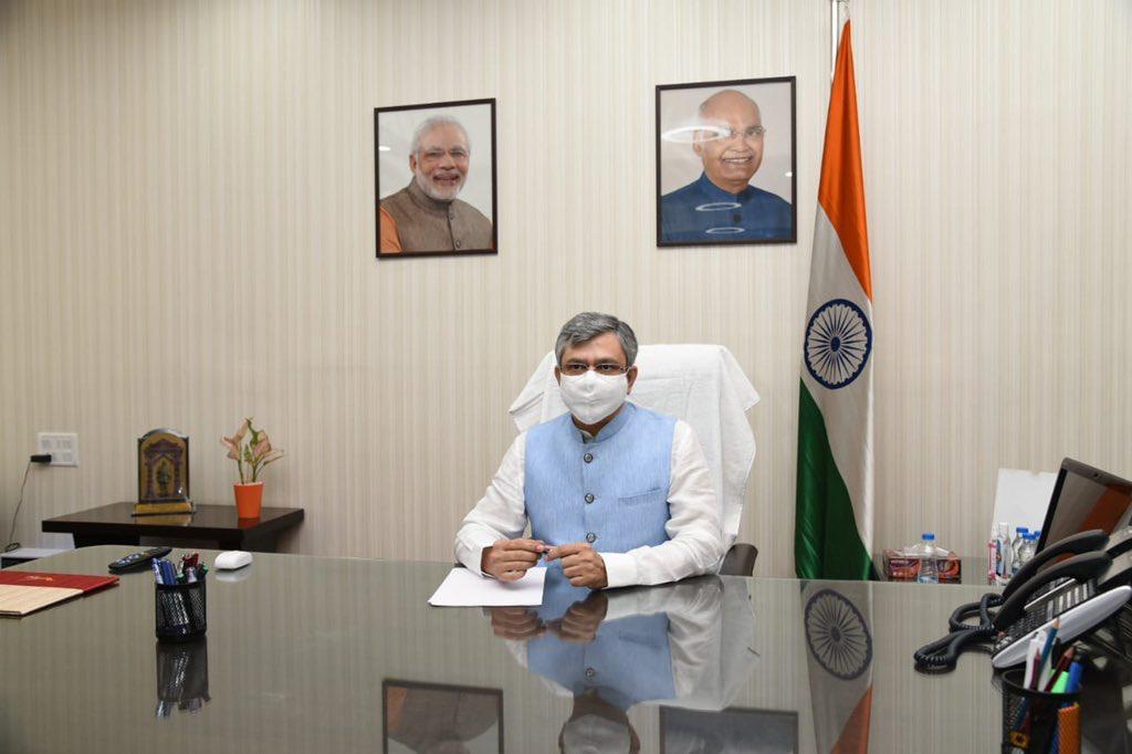केंद्रीय रेल, संचार, इलेक्ट्रॉनिक्स और सूचना प्रौद्योगिकी मंत्री श्री अश्विनी वैष्णव ने ग्रहण किया पदभार