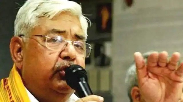 योगी की जनसँख्या नीति पर विहिप ने जताई नाराजगी, दोबारा विचार करने की दी सलाह Working President Alok Kumar has written a letter to the Uttar Pradesh Law Commission in this matter. He has said that the one child policy