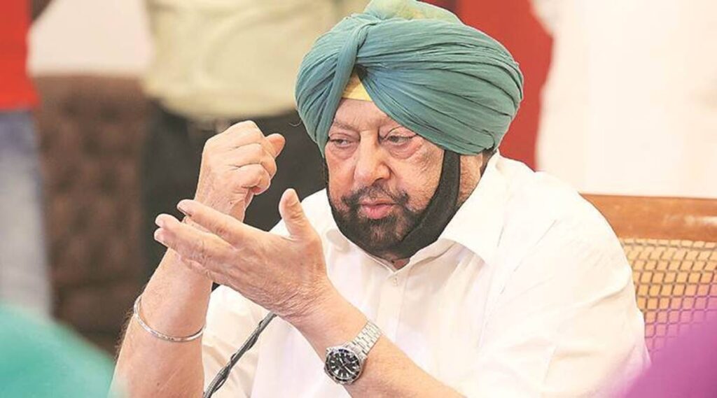 सीएम अमरिंदर सिंह ने करीबी नेताओं के साथ आयोजित किया लंच, कार्यक्रम में सिद्धू को नही दिया न्योता CM Captain Amarinder Singh is angry and today he has met his nearest leaders on 21 July at his farm house in Siwan, Mohali.