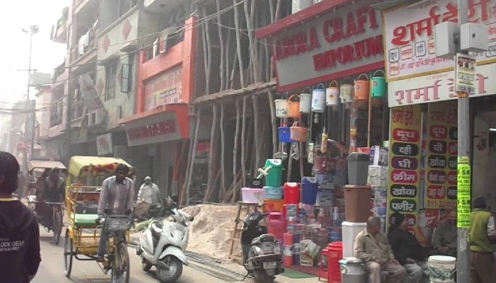 कोरोना प्रोटाकॉल का पालन नही करना पड़ा भारी, दिल्ली में फिर से बंद हुए ये बाजार After the relief in the lockdown in Delhi, some markets started reopening. But the Central Market of Lajpat Nagar 2 has now been closed