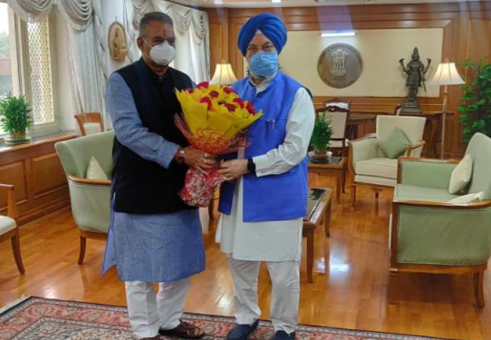 काबीना मंत्री गणेश जोशी ने केन्द्रीय मंत्री हरदीप पुरी से नई दिल्ली में की भेंट, देवभूमि उत्तराखण्ड आने का दिया निमंत्रण
