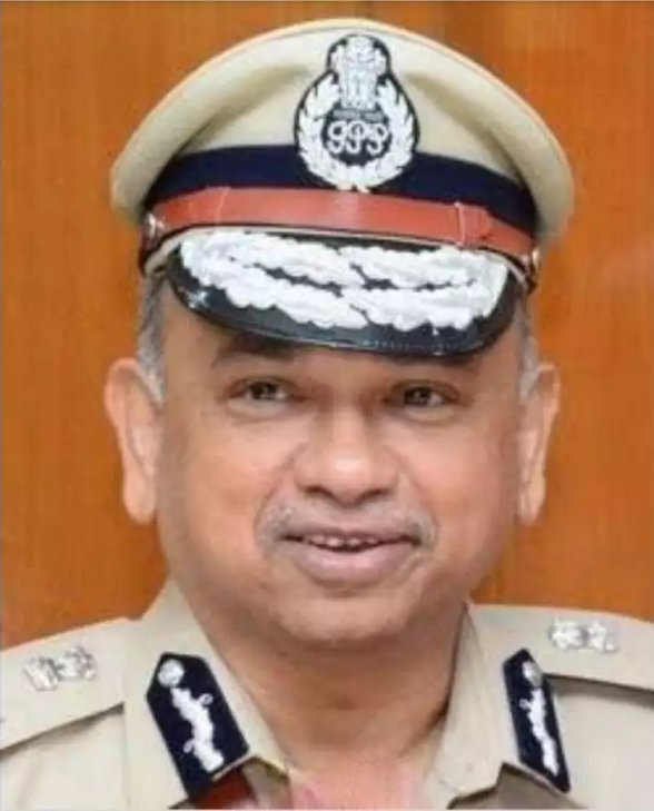 IPS से सिपाही तक अवैध निर्माण के हमाम में, कमिश्नर बालाजी श्रीवास्तव कानून का शासन कायम करें