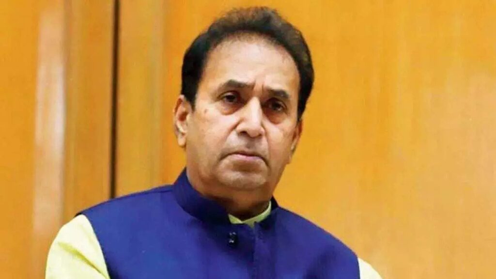 पूर्व गृह मंत्री अनिल देशमुख की बढ़ी मुश्किलें, प्रवर्तन निदेशालय ने नागपुर में स्थित दो जगहों पर मारा छापा Enforcement Directorate has once again raided two places in Nagpur of former Maharashtra Home Minister and NCP leader Anil Deshmukh