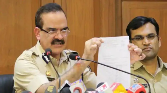 15 करोड़ की जबरन वसूली के आरोप में मुंबई के पूर्व पुलिस कमिश्नर परमबीर सिंह के खिलाफ एफआईआर दर्ज