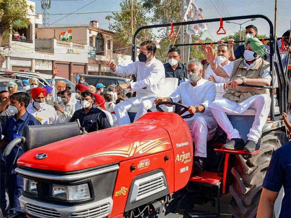 राहुल गांधी के ट्रैक्टर को पुलिस ने किया जब्त, प्रवक्ता रणदीप सुरजेवाला समेत 10 नेता हिरासत में
