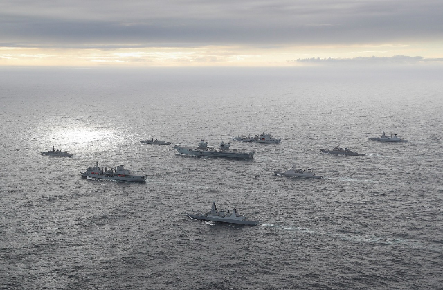 ग्रुप हिंद महासागर क्षेत्र में पहुंचा यूके कैरियर स्ट्राइक The UK Carrier Strike Group (CSG) 2021, led by HMS Queen Elizabeth, has recently entered the Indian Ocean region after crossing the Suez Canal.