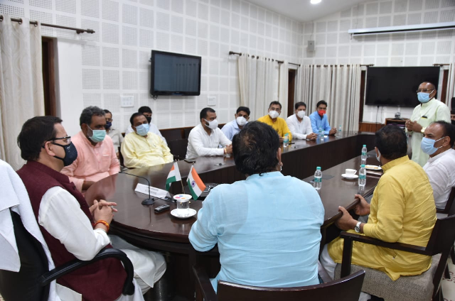 मुख्यमंत्री की अध्यक्षता में आयोजित हुई उत्तराखण्ड चार धाम देवस्थानम् प्रबन्धन बोर्ड की बैठक