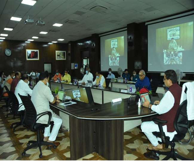 उत्तराखंड कैबिनेट की बैठक खत्म, एक अगस्त से कक्षा 6 से 12वीं तक के स्कूल खोलने की मिली मंजूरी