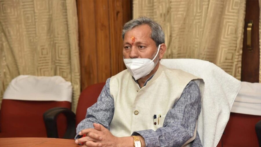 मुख्यमंत्री तीरथ सिंह रावत ने की इस्तीफें की पेशकश, संवैधानिक संकटों का दिया हवाला Uttarakhand Chief Minister Tirath Rawat has now returned to Dehradun after meeting the central leadership. BJP met Chief Minister Tirath Rawat