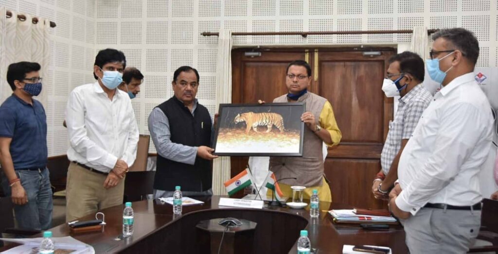 उच्च हिमालयी क्षेत्रों तक टाइगर की उपस्थिति स्थानीय निवासियों की सक्रिय भागीदारी का परिणाम- मुख्यमंत्री पुष्कर सिंह धामी