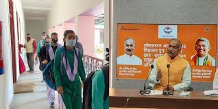 प्रदेश के विद्यालयी शिक्षा मंत्री अरविन्द पाण्डेय ने की अटल उत्कृष्ठ विद्यालय की समीक्षा