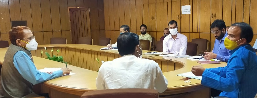 श्रीनगर में शीघ्र होगा बस अड्डे का निर्माण : डा. धनसिंह रावत Cabinet Minister Dr. Dhan Singh Rawat took a review meeting of the plans of the Transport Department of Srinagar Assembly Constituency