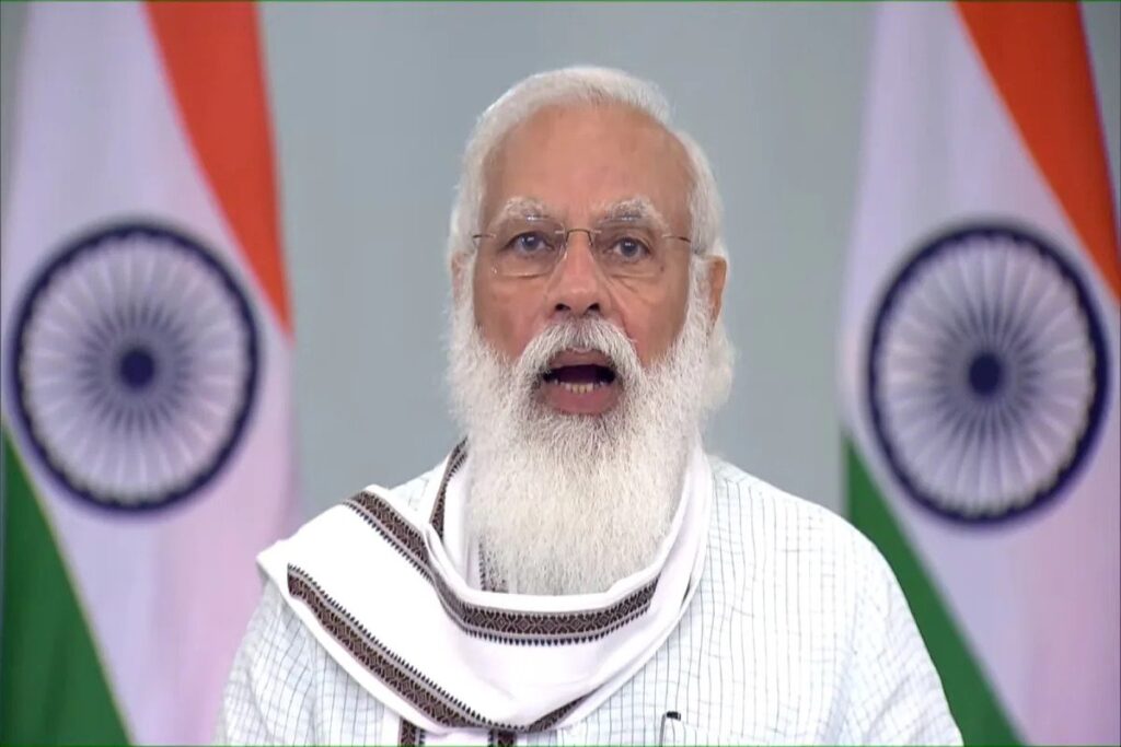 पीएम नरेंद्र मोदी नें अंतरराष्ट्रीय सम्मेलन केंद्र ‘रुद्राक्ष’ का किया उद्घाटन, बोले- बनारस के रोम-रोम से झरता है कला और साहित्य Prime Minister Narendra Modi inaugurated the International Cooperation and Convention Center 'Rudraksh' in Varanasi today.