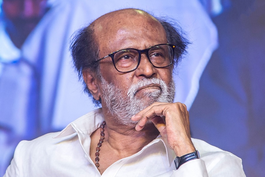 राजनीति में नहीं आएंगे रजनीकांत, संगठन रजनी मक्कल मंदरम को किया भंग Superstar Rajinikanth, popularly known as Thalaiva Rajinikanth, has made a big announcement. The actor never entered politics