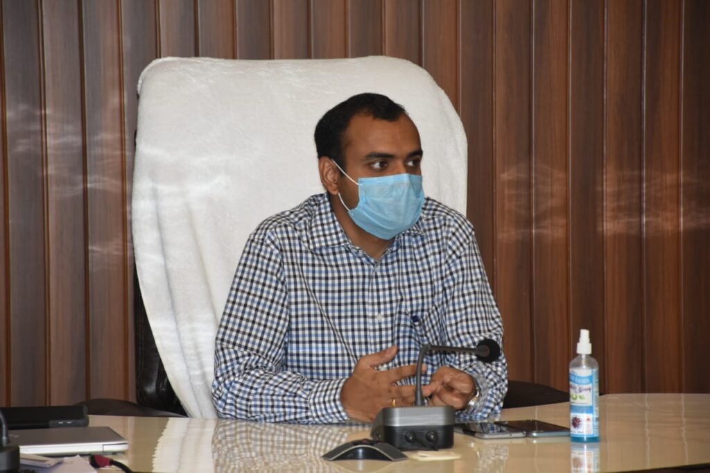 शासन द्वारा जारी गाइडलाइन का जनपद में शत-प्रतिशत अनुपालन सुनिश्चित कराया जाय- जिलाधिकारी