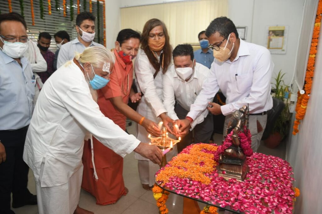 जिलाधिकारी सी0 रविशंकर ने उषा ब्रेको लि0 चण्डी देवी उड़न खटोला को डी.एन.वी. द्वारा माय केयर सार्टीफिकेशन दिये जाने के कार्यक्रम का किया शुभारम्भ