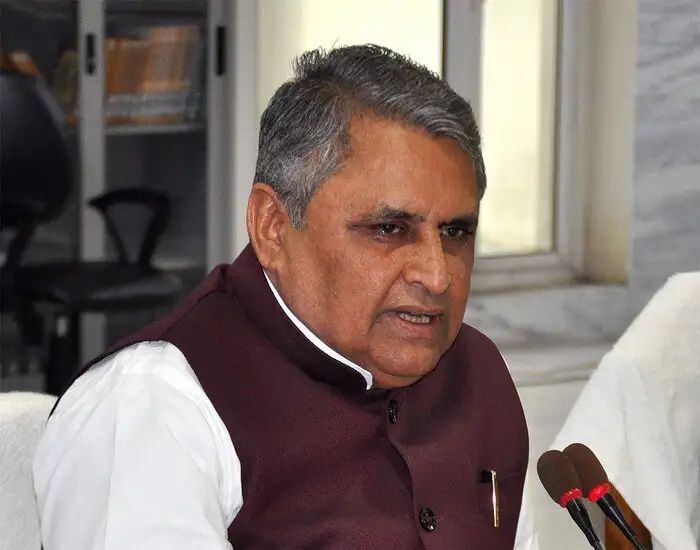 शिक्षा मंत्री ने रद्द की 400 नियोजन इकाइयों में शिक्षक नियुक्ति प्रक्रिया, जानें क्या है मामला Education Minister Vijay Kumar Choudhary has directed to investigate the entire matter and register an FIR against the culprits. the minister