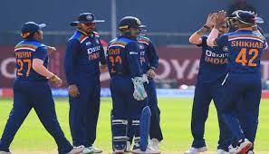 श्रीलंका VS भारत: श्रीलंका ने भारत को दिया 263 का लक्ष्य Sri Lanka posted a challenging total of 262 for nine in 50 overs in the first ODI against India on Sunday.