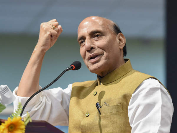 रक्षा मंत्री राजनाथ सिंह पाक पर साधा निशाना, कहा- कश्मीर से जल्द हो जाएगा आतंकवाद का सफाया