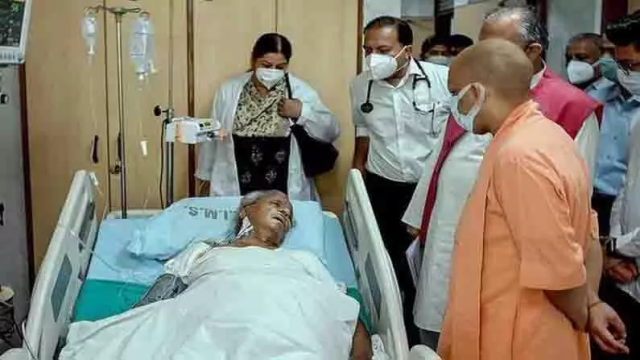 पूर्व सीएम कल्याण सिंह की हालत गंभीर, देखने पहुंचे सीएम योगी