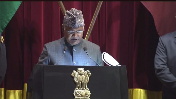 राष्ट्रपति ने डिफेंस सर्विसेज स्टाफ कॉलेज, विलिंगटन के 77वें स्टाफ कोर्स के छात्र अधिकारियों को संबोधित किया