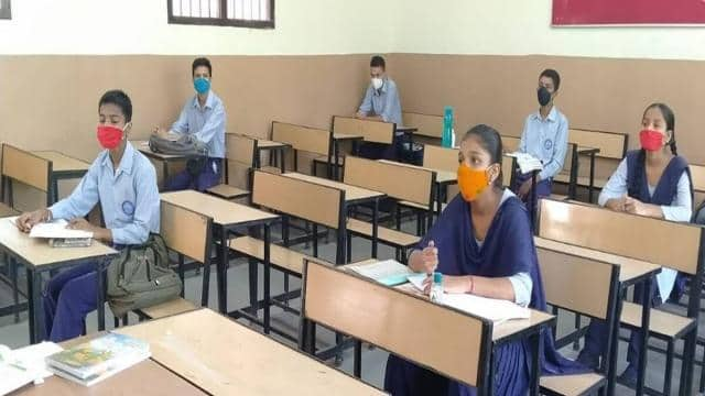 यूपी में जल्द खुलेंगे स्कूल, योगी सरकार ने जारी किया गाईडलाइन्स
