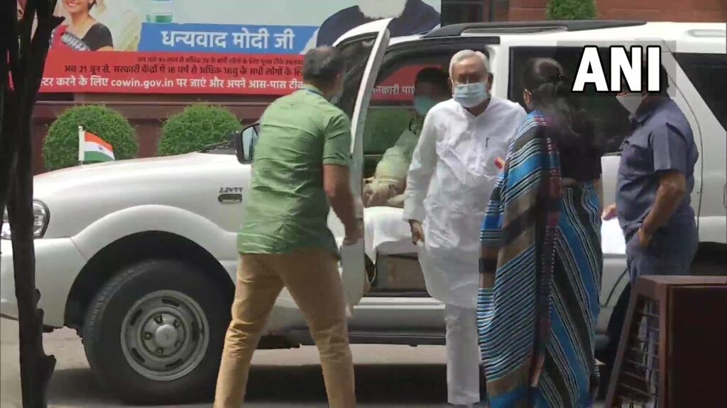 जातिगत जनगणना मामलें को लेकर पीएम मोदी से मिलने पहुंचे सीएम नीतीश
