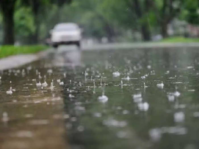 दिल्ली-यूपी में झमाझम हो रही बारिश, राजस्थान-मध्यप्रदेश में बारिश के कारण तबाही की आशंका