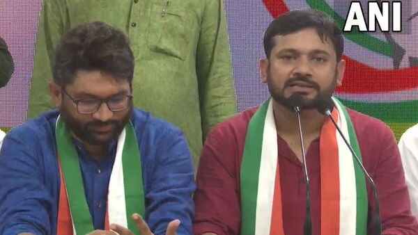 Now in such a situation, CPI leader Kanhaiya Kumar and Gujarat MLA Jignesh Mevani joined the Congress in the presence of Congress leader