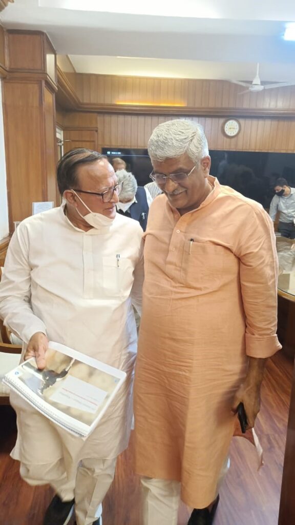 ऊर्जा मंत्री श्री बी डी कल्ला ने केंद्रीय जल शक्ति मंत्री श्री गजेंद्र सिंह शेखावत से की मुलाकात
