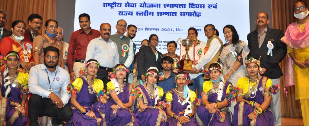 एन.एस.एस. युवाओं में राष्ट्रीयता, समाजसेवा और संवेदनशीलता की भावना पैदा करता है- सुश्री अनुसुईया उइके