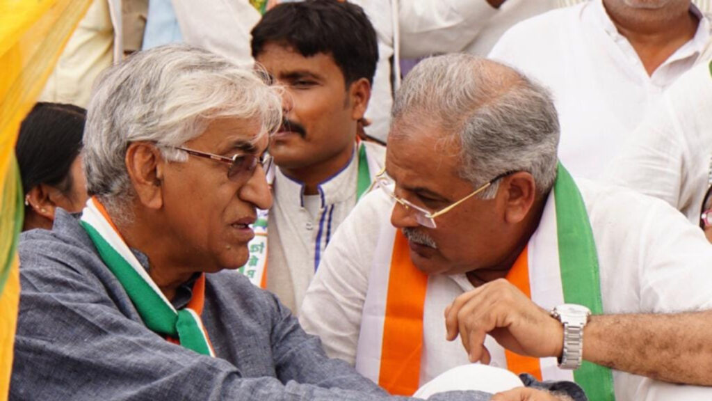 छत्तीसगढ़: कांग्रेस के 15 विधायक पहुंचे दिल्ली, टीएस सिंहदेव ने कही ये बड़ी बात There is a mutual dispute going on in the Congress party in almost many states, in which Punjab and Chhattisgarh are prominent.
