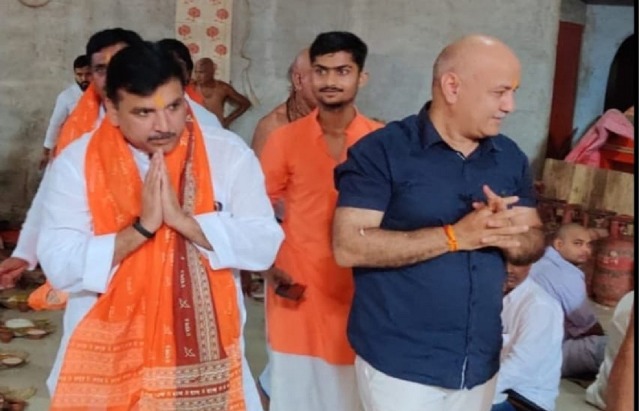 दिल्ली के उपमुख्यमंत्री मनीष सिसोदिया पहुंचे अयोध्या