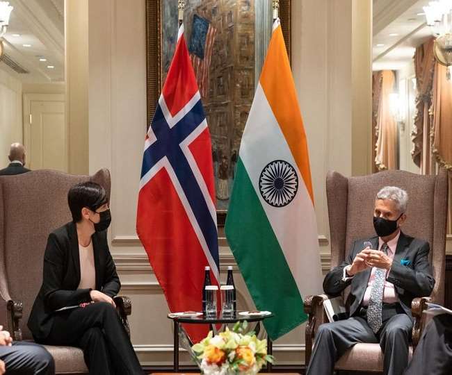 एस जयशंकर ने नार्वे, इराकी और ब्रिटेन के मंत्रियों से की मुलाकात External Affairs Minister Dr. S Jaishankar is in New York. Jaishankar arrived here on Monday to attend the high-level 76th session