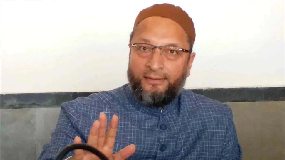 ओवैसी ने पीएम मोदी के संसद निर्माण के औचक निरीक्षण पर सवाल उठाया, कहा, ‘यह शक्तियों के पृथक्करण के सिद्धांत का उल्लंघन है’ AIMIM chief Asaduddin Owaisi on Monday raised questions on Prime Minister Narendra Modi's inspection visit to Parliament House
