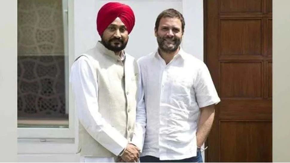पंजाब के सीएम कैबिनेट का विस्तार, कांग्रेस ने प्रस्तावित नामों पर लगाई मुहर Punjab Chief Minister Charanjit Singh Channi on Thursday held discussions with senior party leader Rahul Gandhi in Delhi regarding the