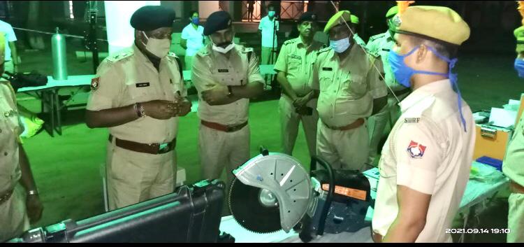 SDRF राजस्थान सेनानायक श्री पंकज चौधरी, IPSने जी कंपनी बीकानेर का किया विजिट SDRF Rajasthan General Shri Pankaj Choudhary, IPS visited Zee Company posted in Bikaner division on 14th September. During