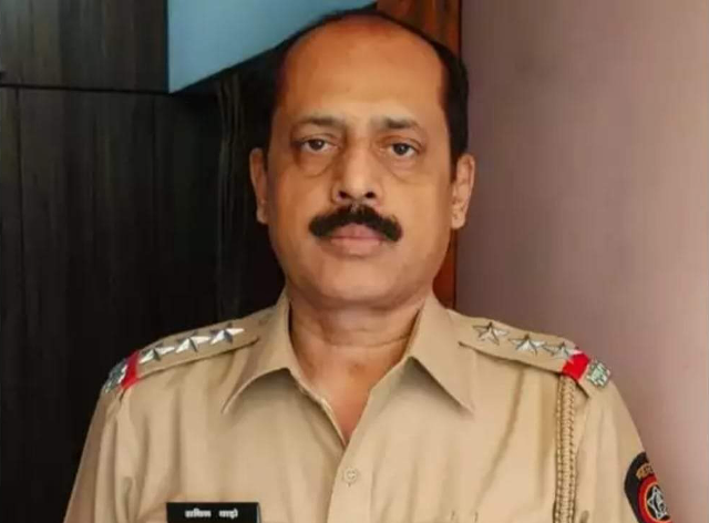 मुकेश अंबानी को डरा कर पैसा वसूलना चाहते थे मुंबई के एनकाउंटर स्पेशलिस्ट, NIA ने वर्दी वाले गुंडों के खिलाफ चार्जशीट दाखिल की